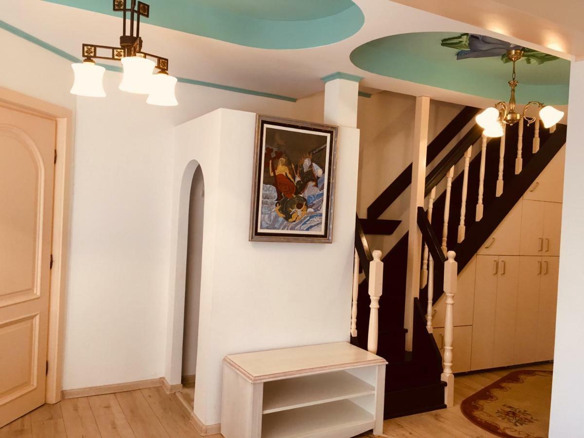 Presidential Apartment Suceava Luaran gambar